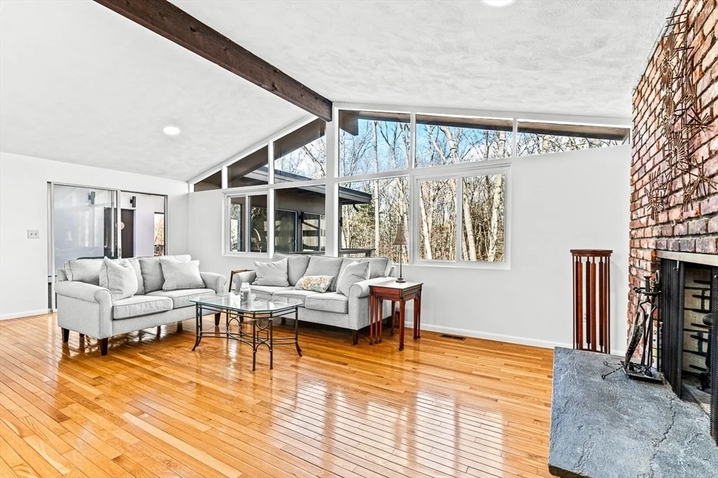 Photo of 32 Indian Ridge Rd