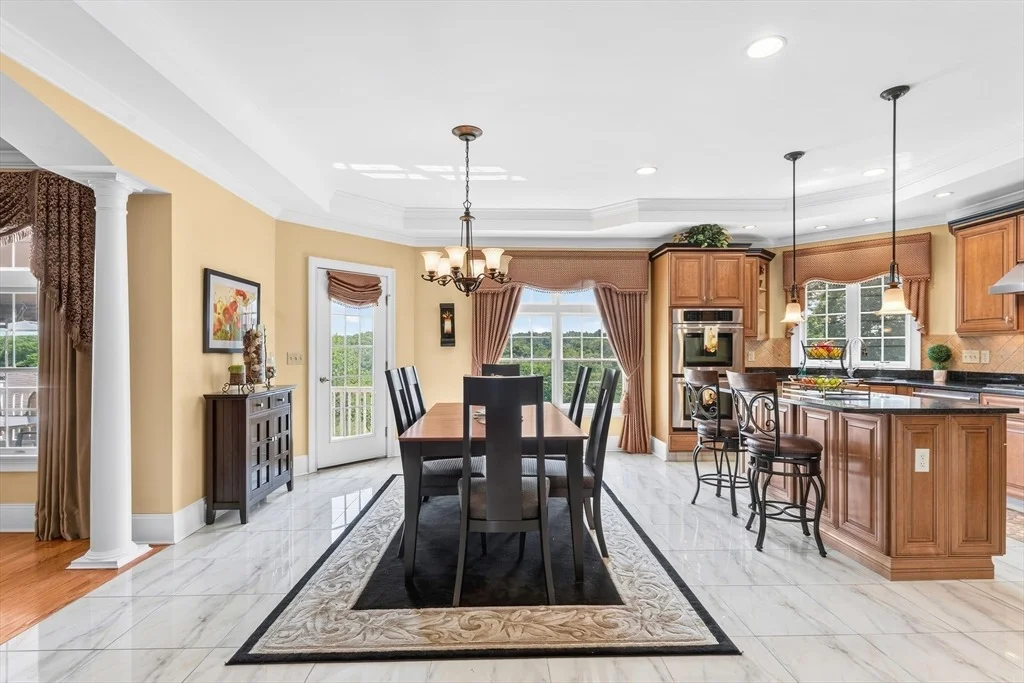 Photo of 385 Scott Rd