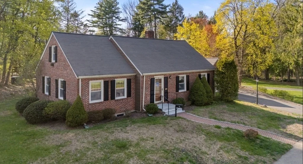 Photo of 89 Lewis Ave