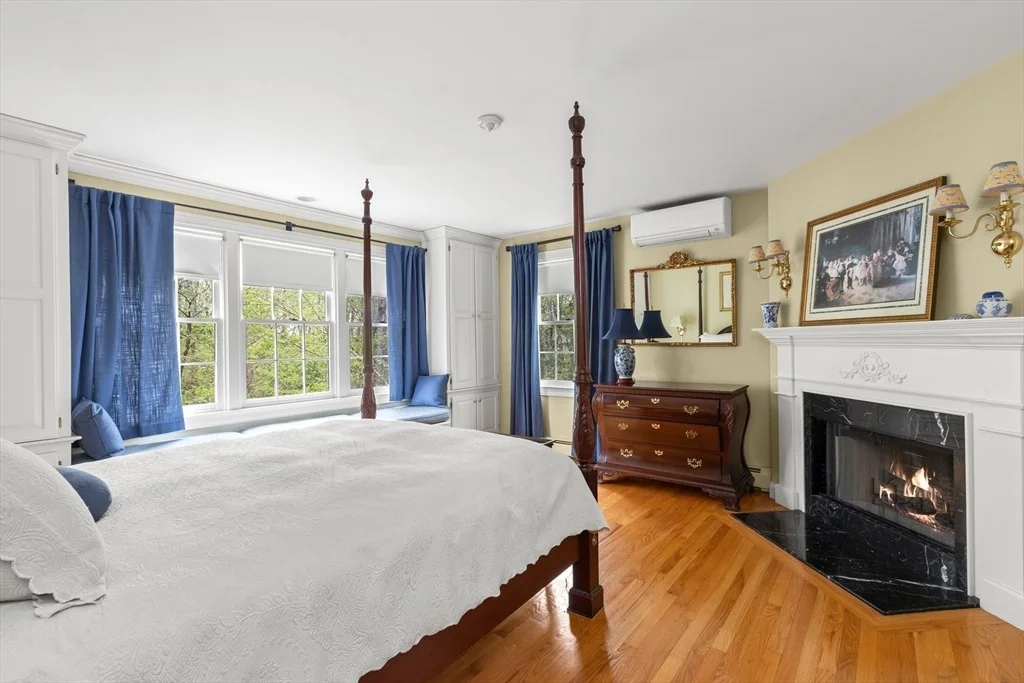 Photo of 151 River Rd