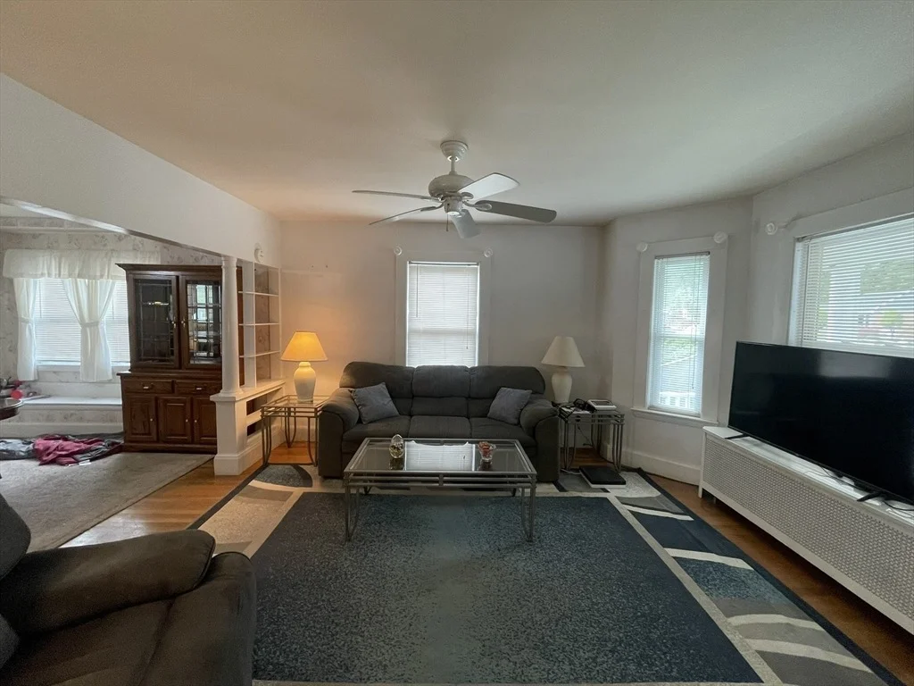 Photo of 384 Elliott St