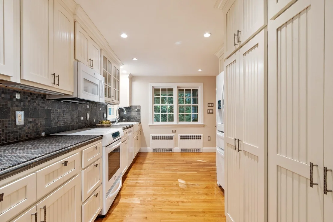 Photo of 5 Tavern Ln