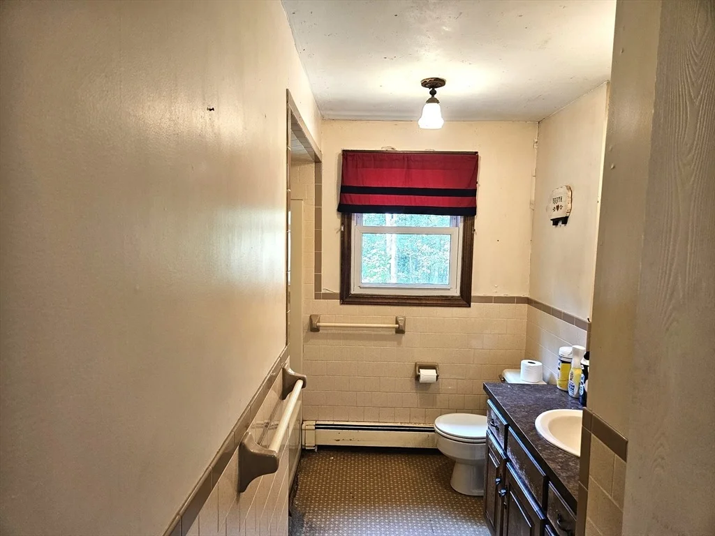 Photo of 405 Cooper Hill Rd