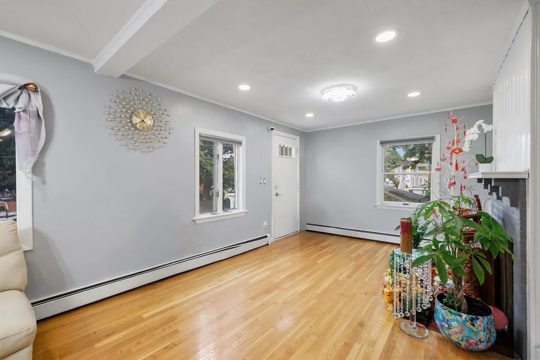 Photo of 31 Endicott St.