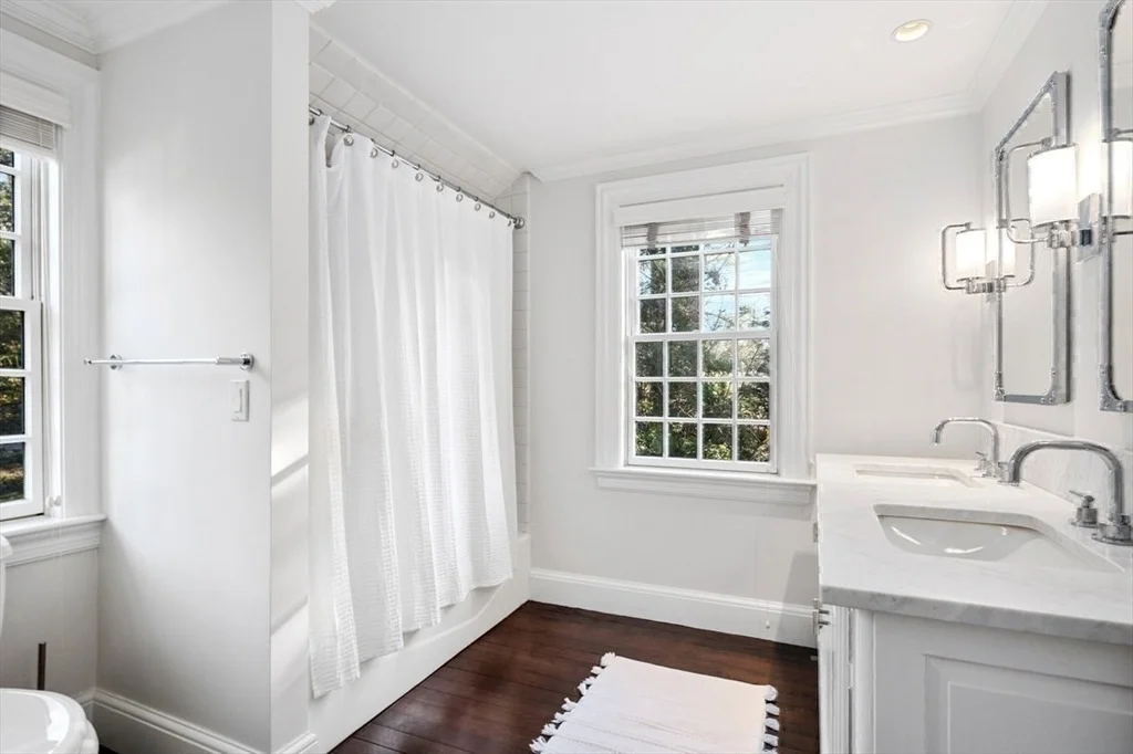 Photo of 10r Martins Lane
