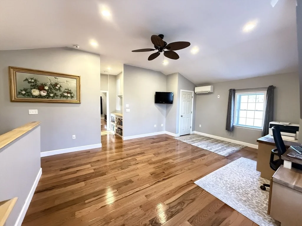 Photo of 7 Central St