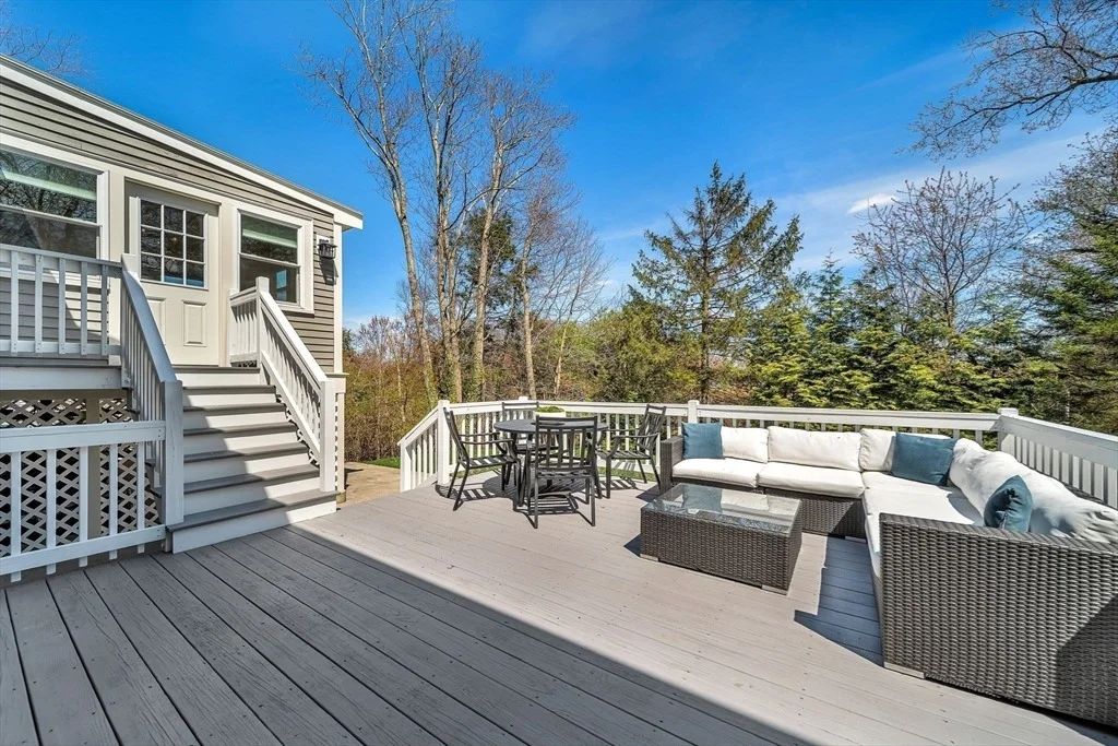 Photo of 72 Oakcrest Rd