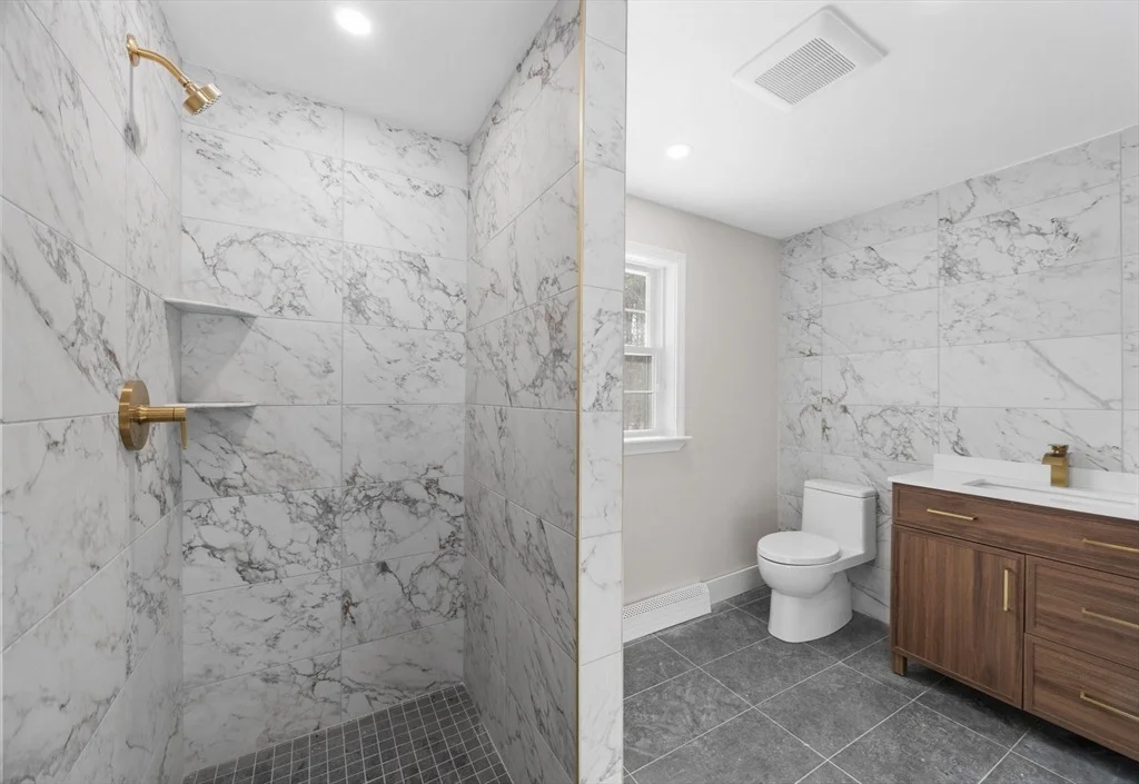 Photo of 935 King St