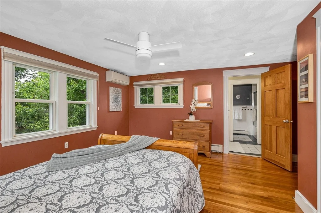 Photo of 35 Warren Avenue