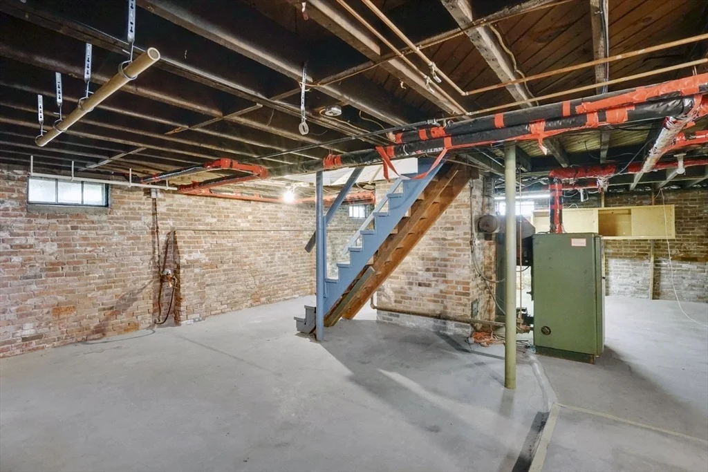 Photo of 82 Biltmore St