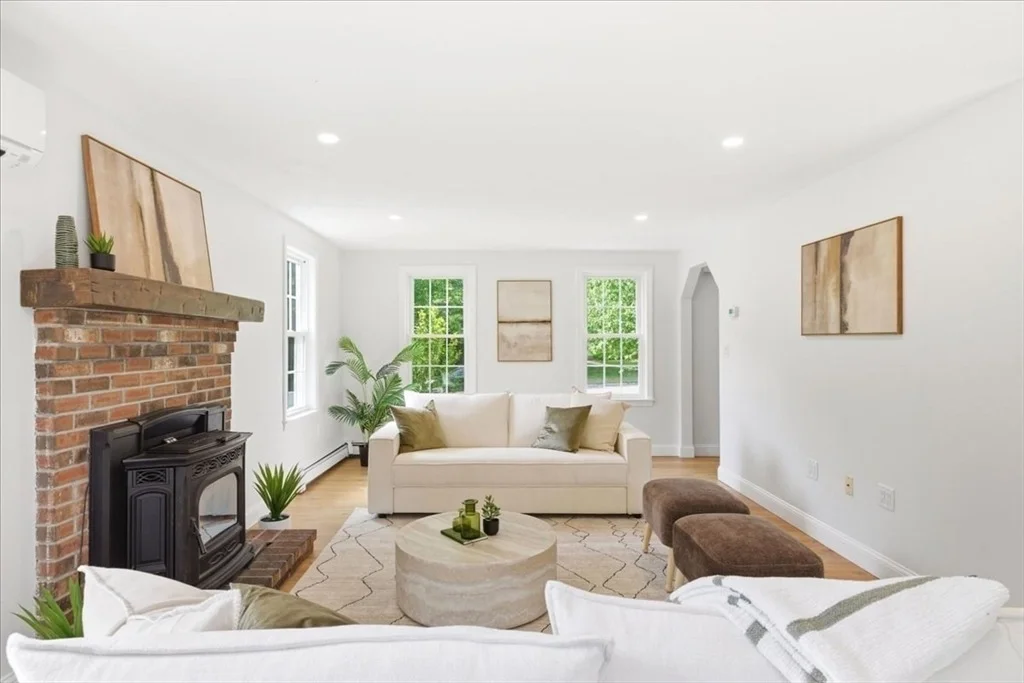 Photo of 8 Eileen Road