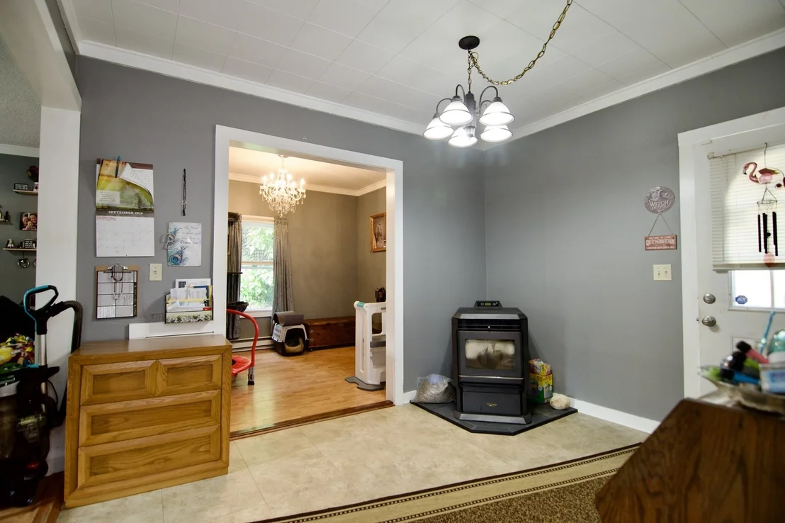 Photo of 35 Thayer Ave