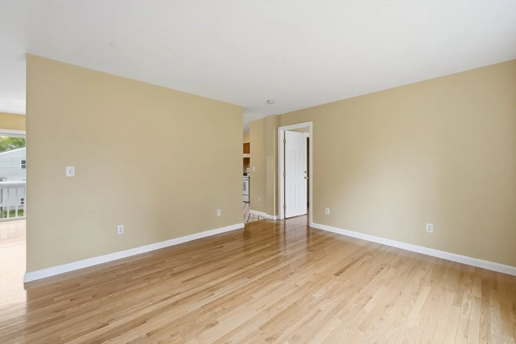 Photo of 6 White Birch Dr