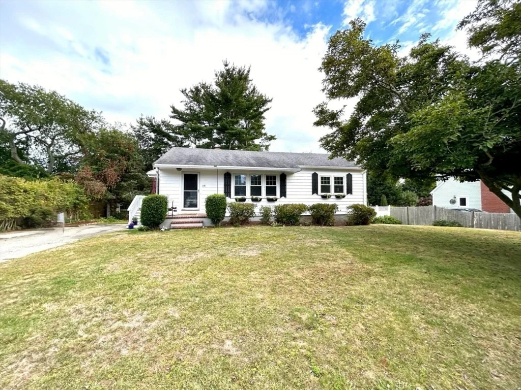 Photo of 18 Hunt Way