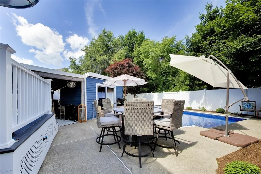Photo of 405 Whiting Ave