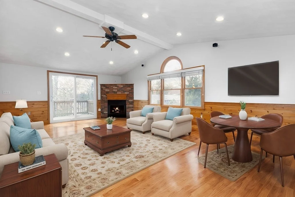 Photo of 44 Sylvanus Wood Ln