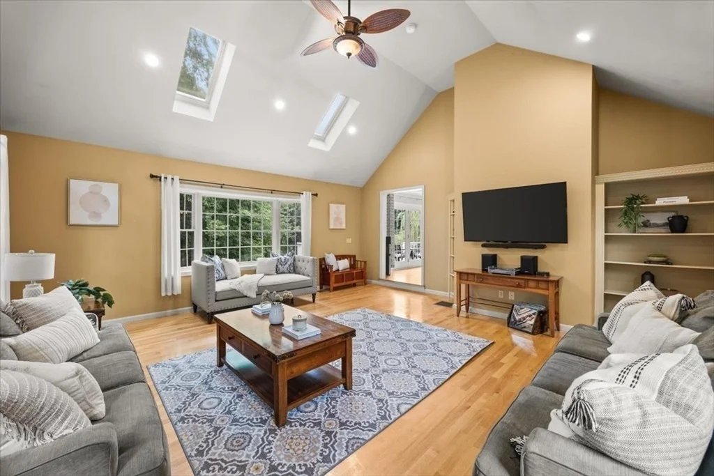 Photo of 130 Deer Hollow Trail