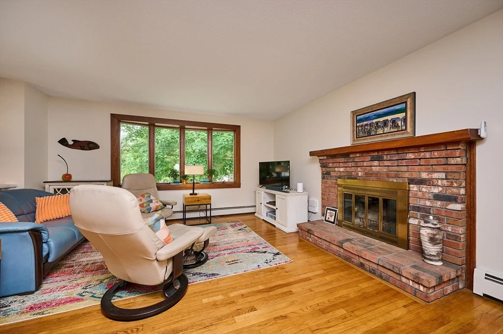 Photo of 10 Robin Rd