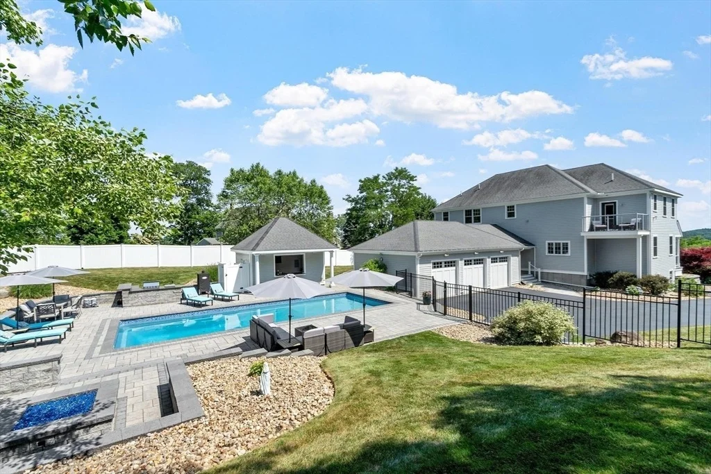 Photo of 7 Bridle Spur Ln