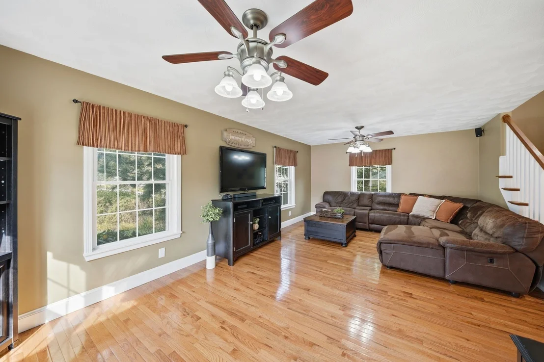 Photo of 39 Tomahawk Dr
