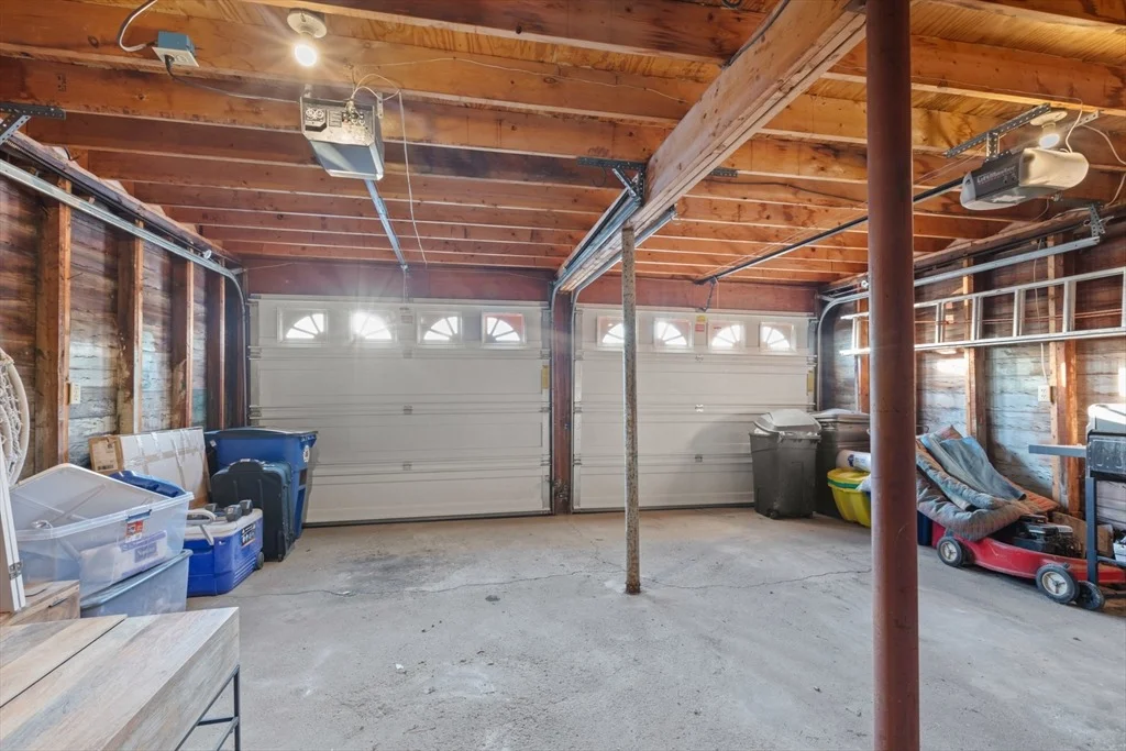 Photo of 360 N End Blvd