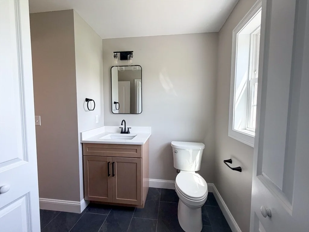 Photo of 555 Neck Road