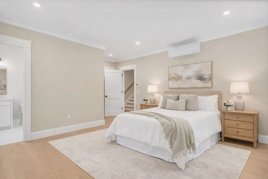 Photo of 18 Heritage Dr