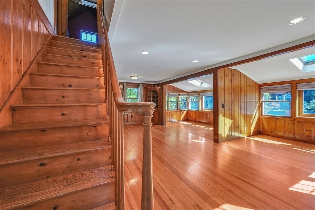 Photo of 210 Barton Rd