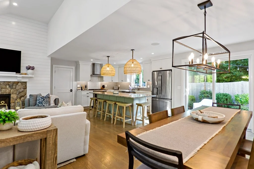 Photo of 564 Cotuit Bay Drive