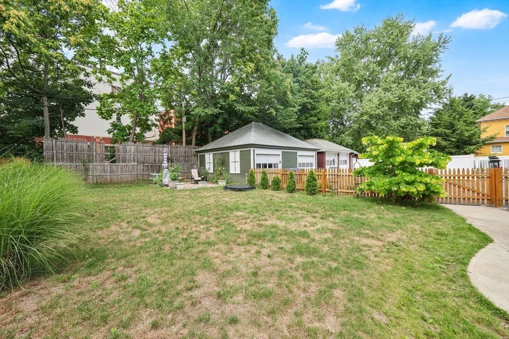 Photo of 36 Spruceland Ave