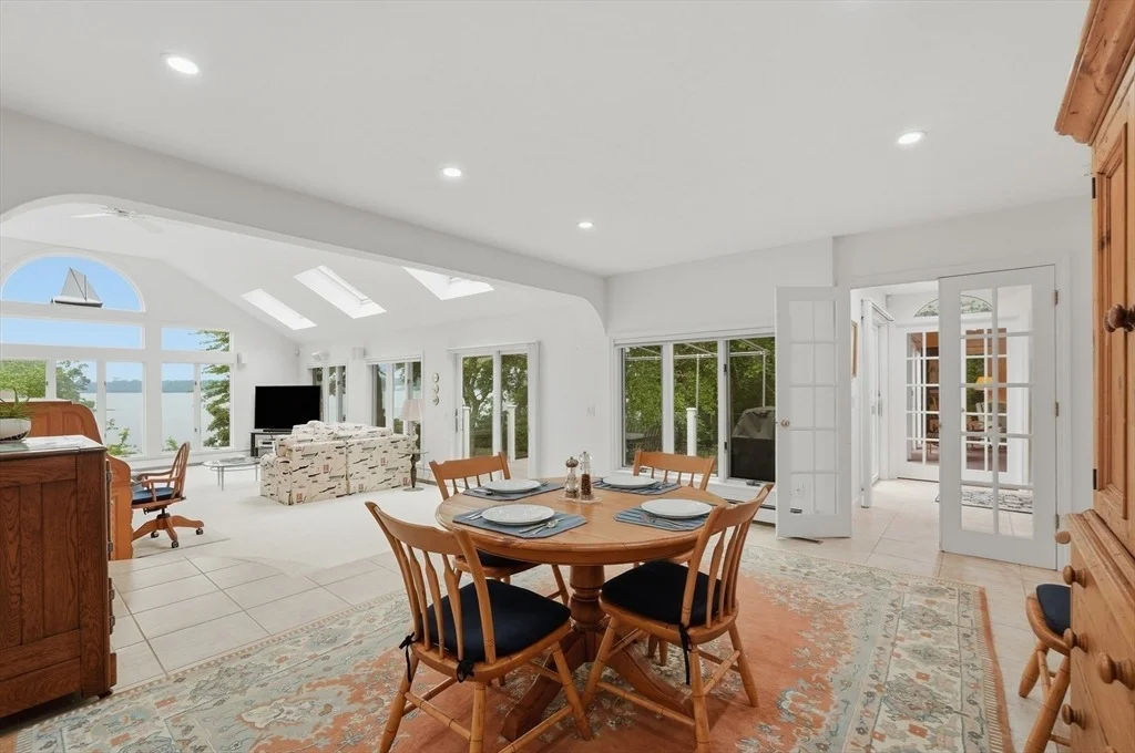 Photo of 34 Shirley Point Rd