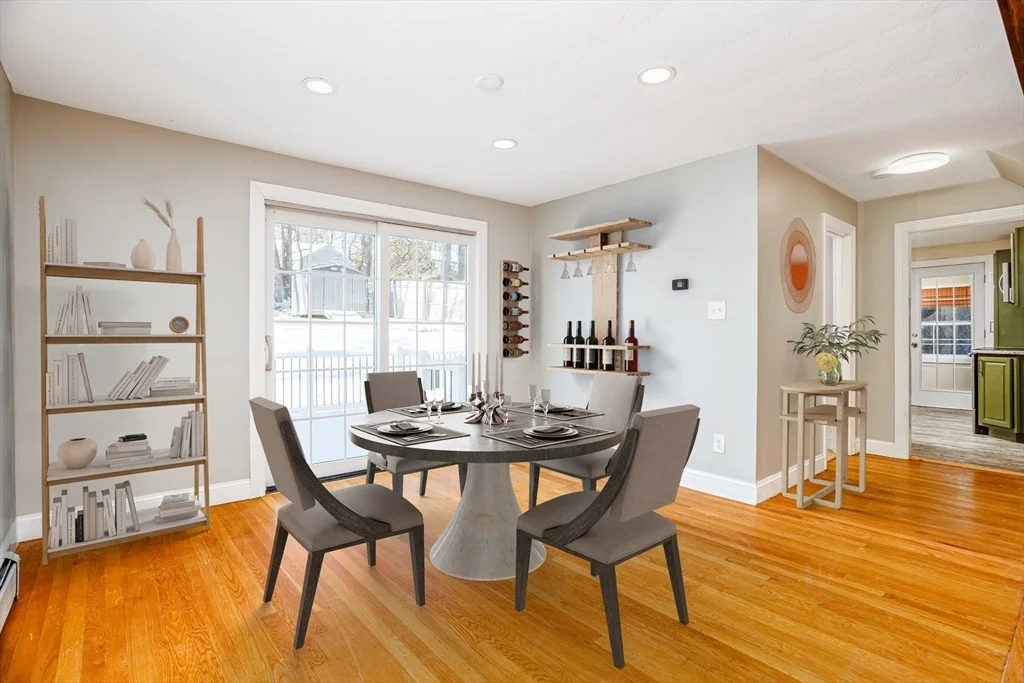 Photo of 23 Tiverton Parkway