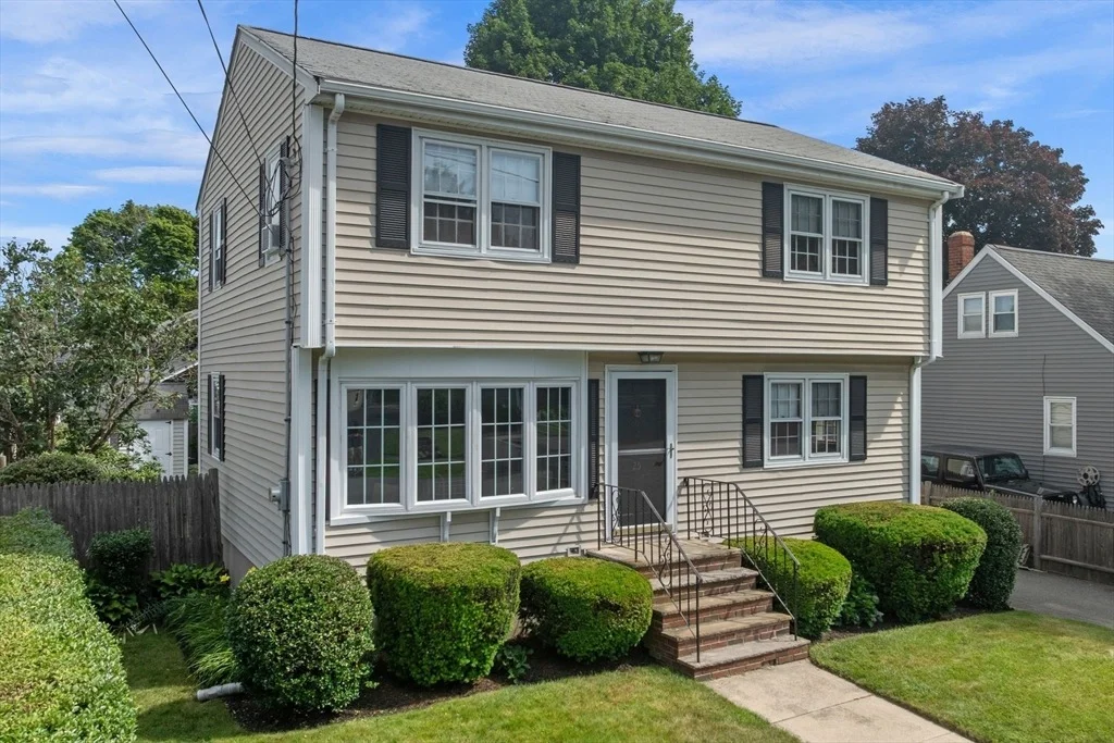 Photo of 25 Colonial Rd