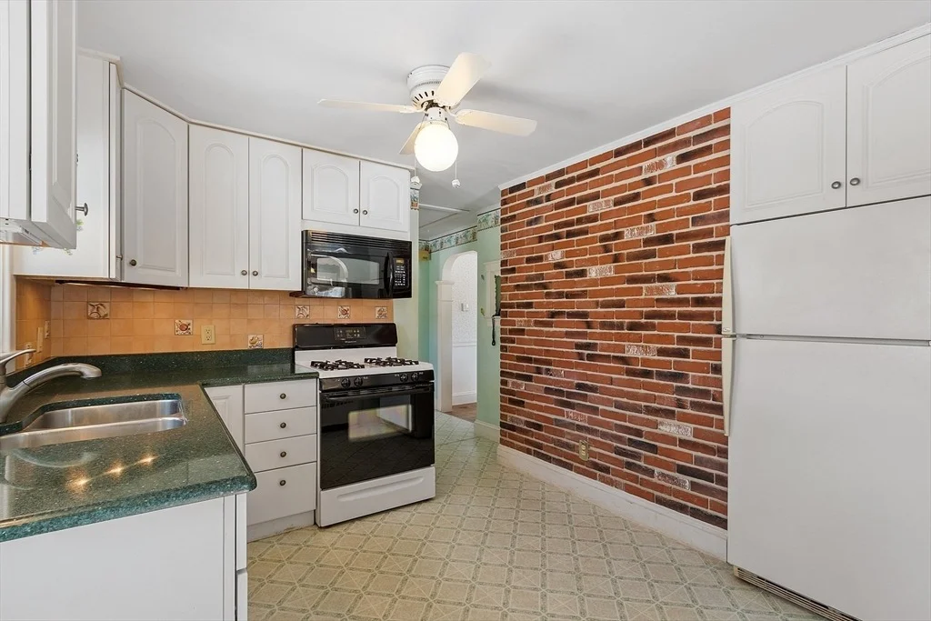 Photo of 24 Pelham Ave
