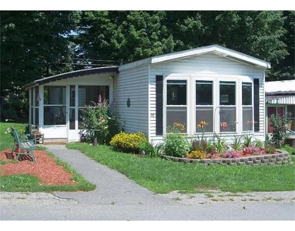 Photo of 28 Wayside Park