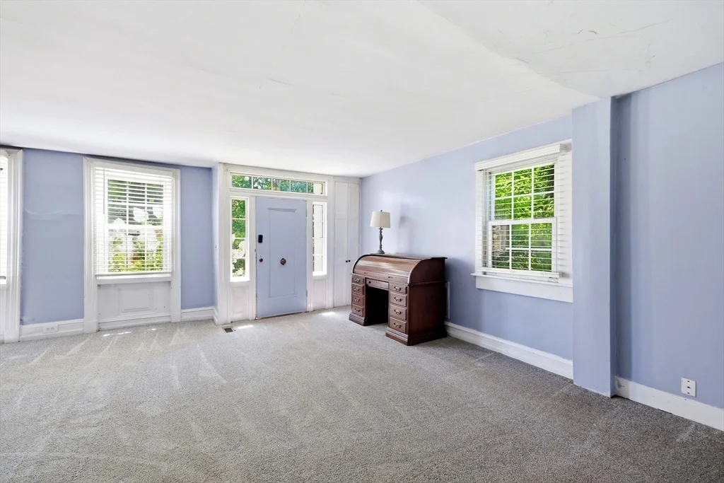 Photo of 1572 Main Rd