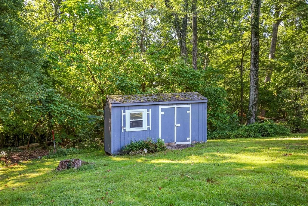 Photo of 400 River Rd