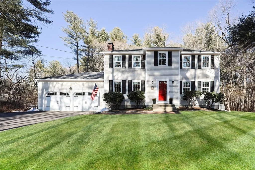 Photo of 25 Miscoe Brook Dr