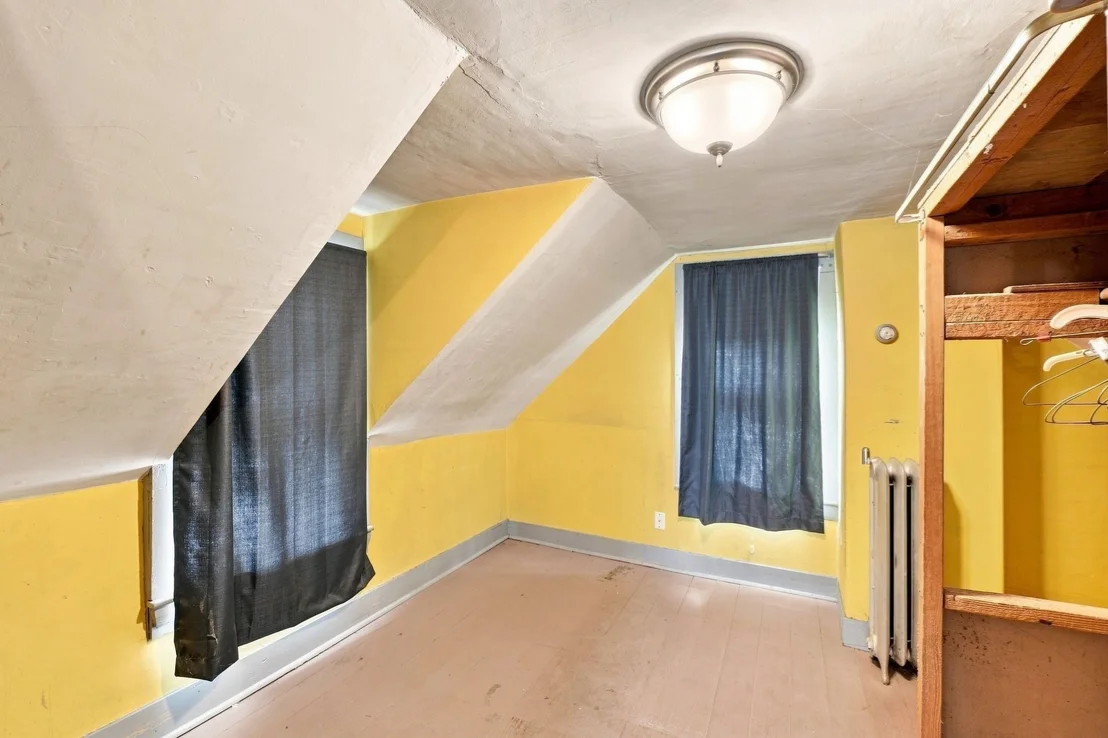 Photo of 128 River St