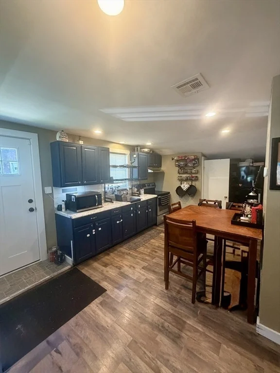 Photo of 76 Dickens Street