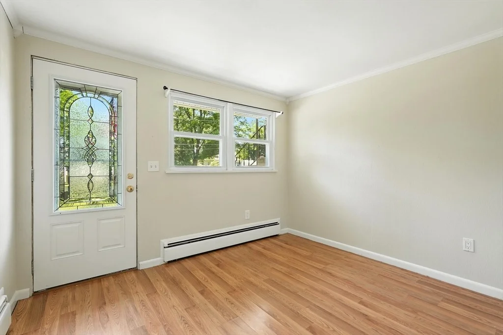 Photo of 15 Oak Bluff Cir
