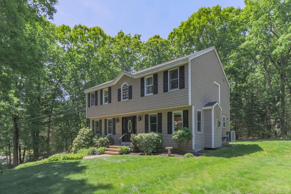 Photo of 561 Old Dunstable Rd