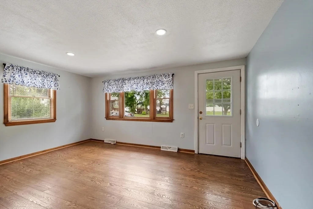 Photo of 170 Townsend Ave