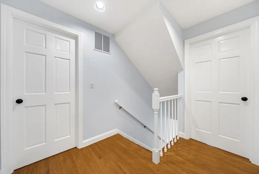 Photo of 4 Meadow Dr