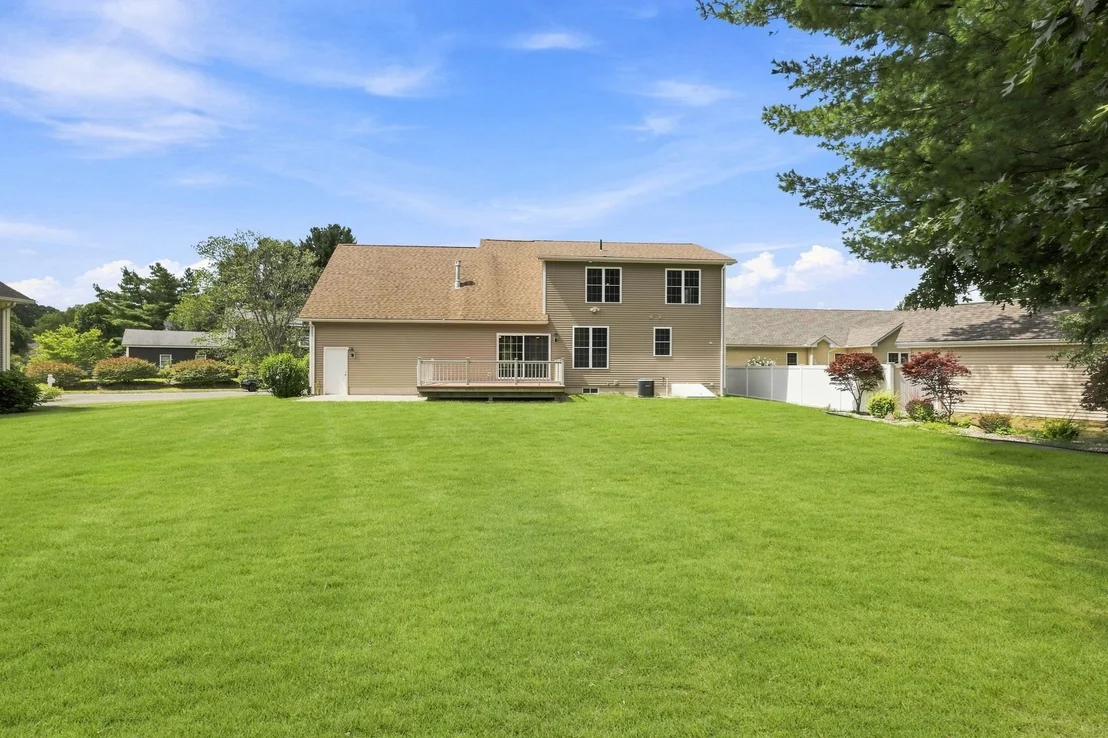 Photo of 33 Caddyshack Dr
