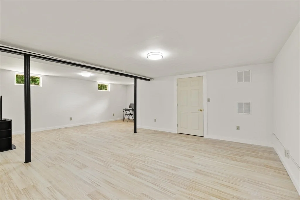 Photo of 35 Willowdale