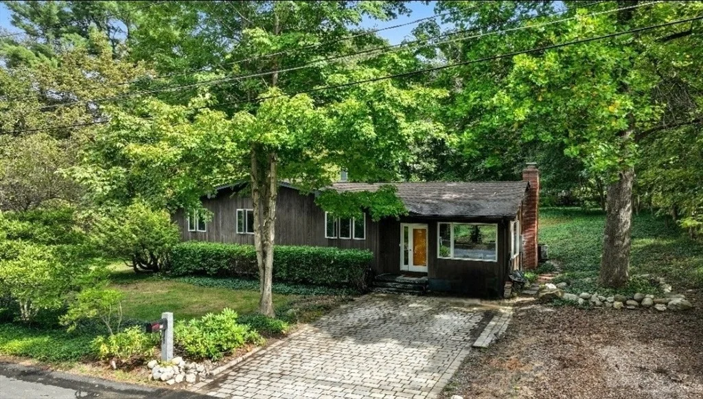 Photo of 54 Minot Rd