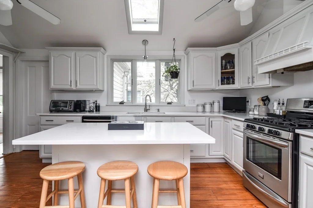 Photo of 10 Forest Ave