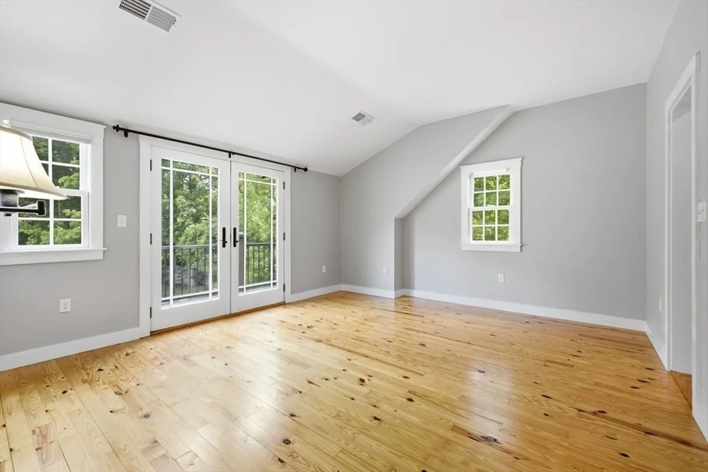 Photo of 338 Clapp Road