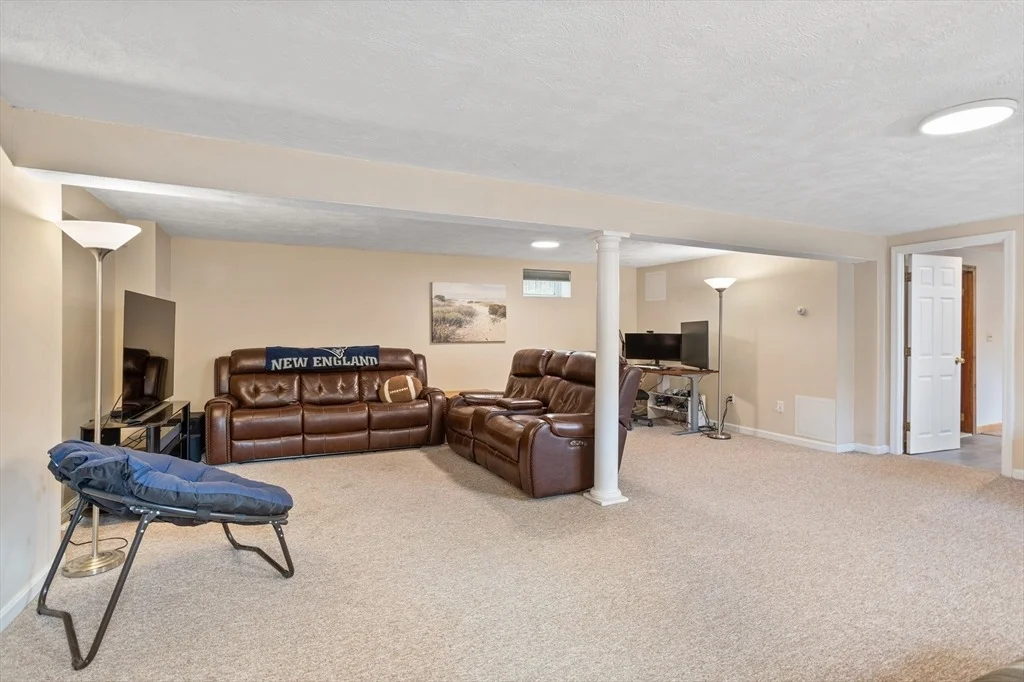 Photo of 10 Lincoln Drive